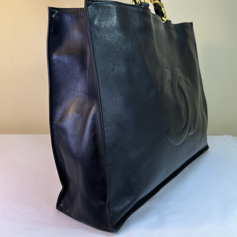 CHANEL CC XL Calfskin Tote With Chunky 24K Goldplated Chain #2 1991-94 COA - Picture 6 of 17